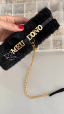 COLEIRA DE PELÚCIA PRETA PERSONALIZÁVEL